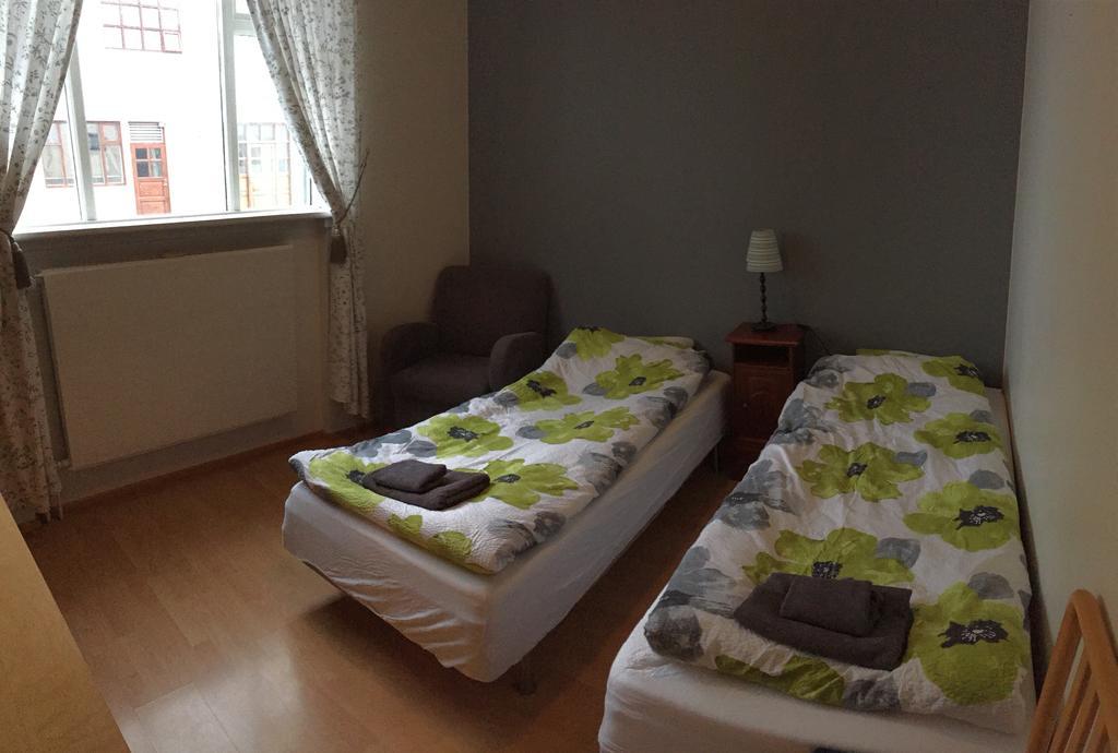 Litla Guesthouse Ísafjörður Zewnętrze zdjęcie