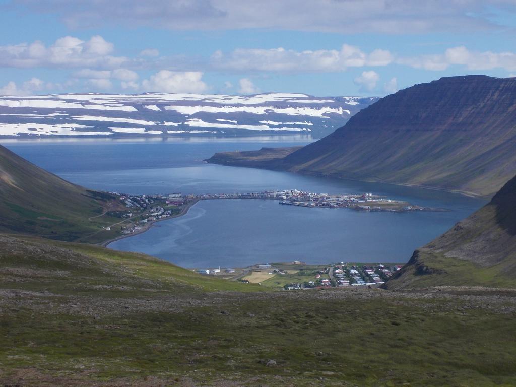 Litla Guesthouse Ísafjörður Zewnętrze zdjęcie